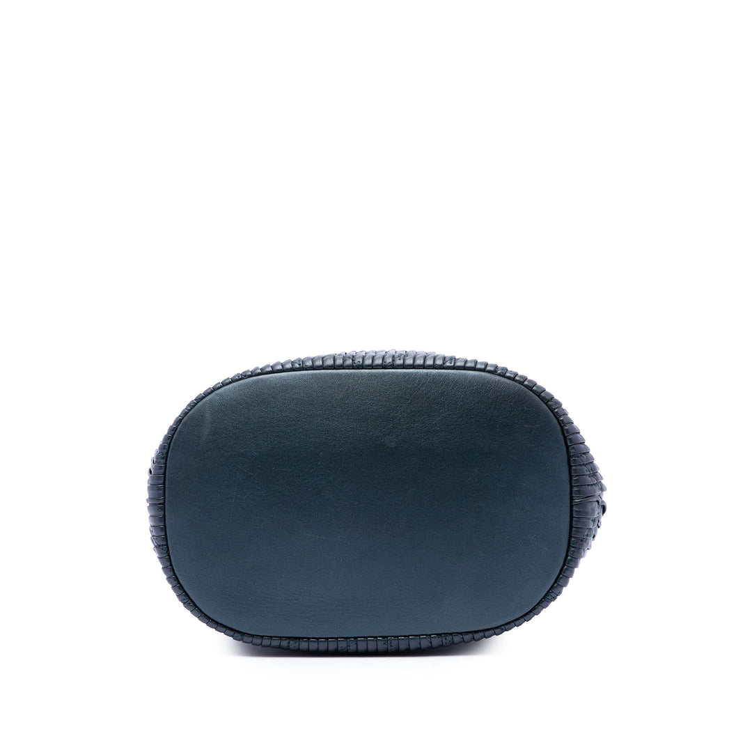 Chanel Froissé Coco Pleats Sac à cordon seau Petit Cuir de veau Bleu – vue 3 – GABY PARIS