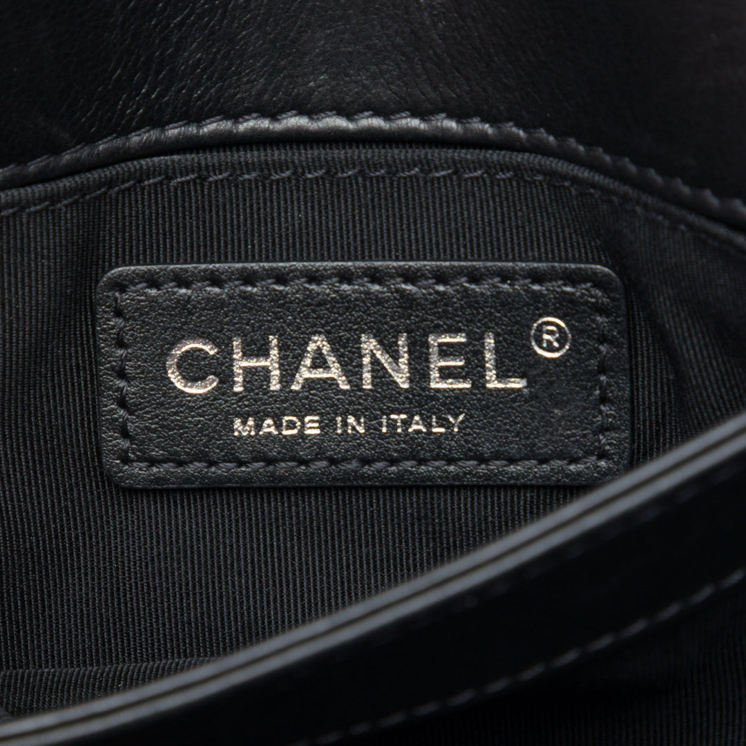 Chanel Chevron Stud Wars Rabat intégral Cuir d'agneau Noir – vue 5 – GABY PARIS
