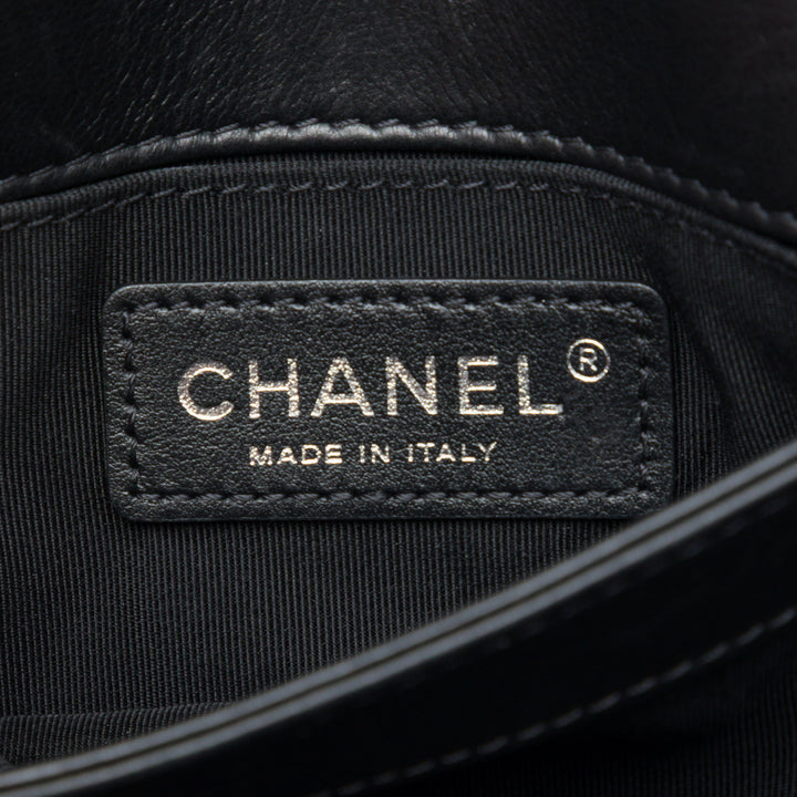 Chanel Chevron Stud Wars Rabat intégral Cuir d'agneau Noir – vue 5 – GABY PARIS