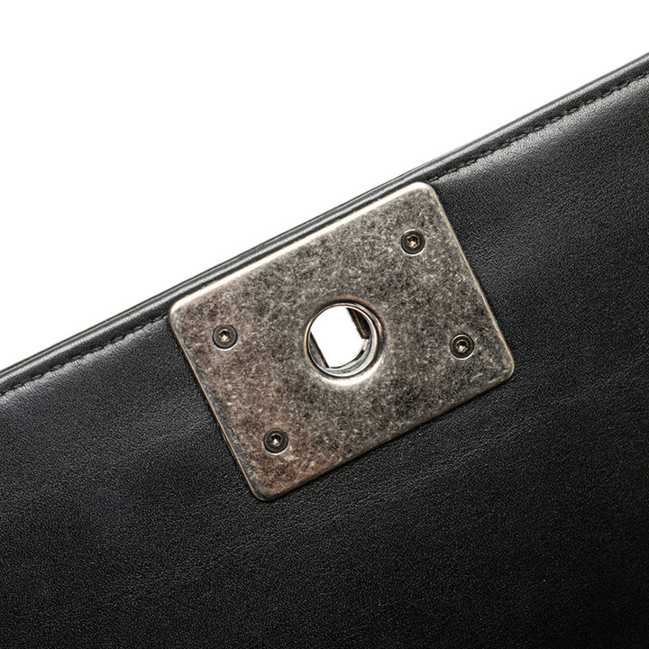 Chanel Small Quilted Cuir verni Boy Flap Noir