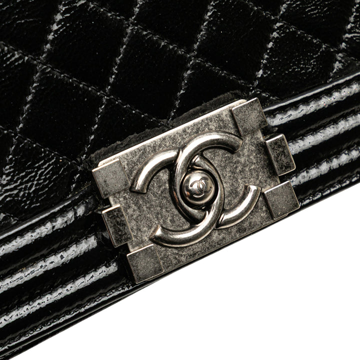 Chanel Small Quilted Cuir verni Boy Flap Noir