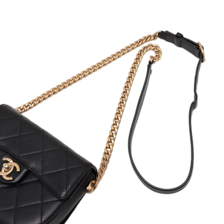 Chanel Mini CC Matelassé Cuir de veau Rond Moon Messenger à rabat