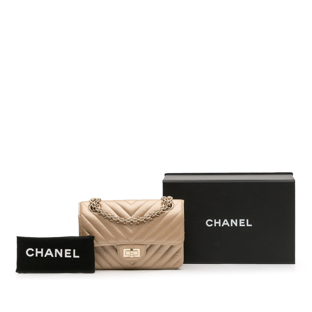 Chanel Reissue 2.55 Chevron Quilted Métallisé Cuir de veau Simple rabat 224 Doré