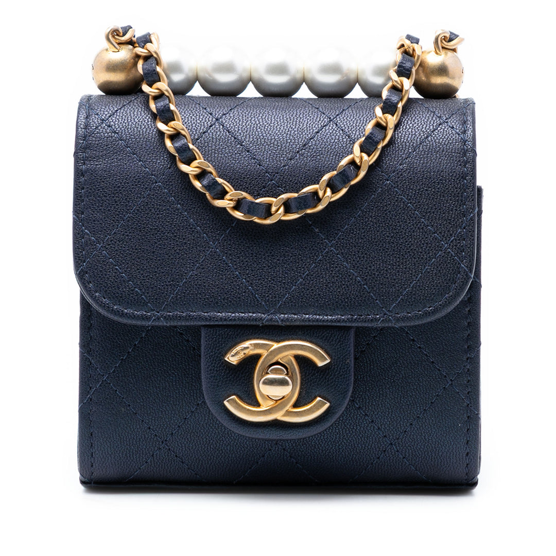 Chanel Mini Matelassé Cuir de chèvre Vertical Chic Perles à rabat Pochette avec chaîne