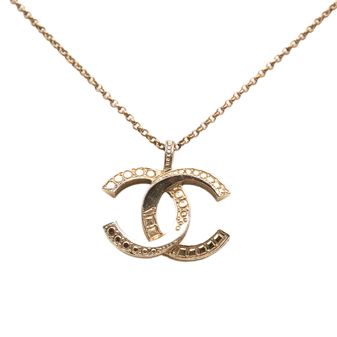 Chanel plaqué CC Cristal Pendant Collier