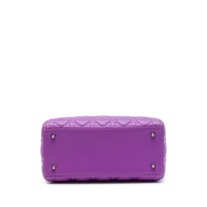 Dior Sac à main Lady Dior Cannage Moyen Cuir d'agneau Violet – vue 3 – GABY PARIS