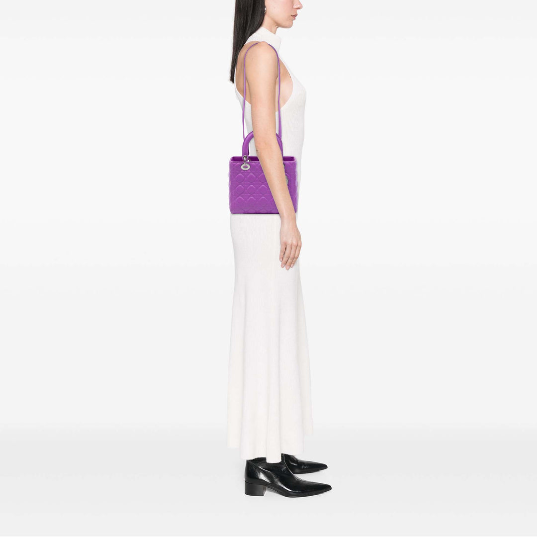 Dior Sac à main Lady Dior Cannage Moyen Cuir d'agneau Violet – vue 6 – GABY PARIS