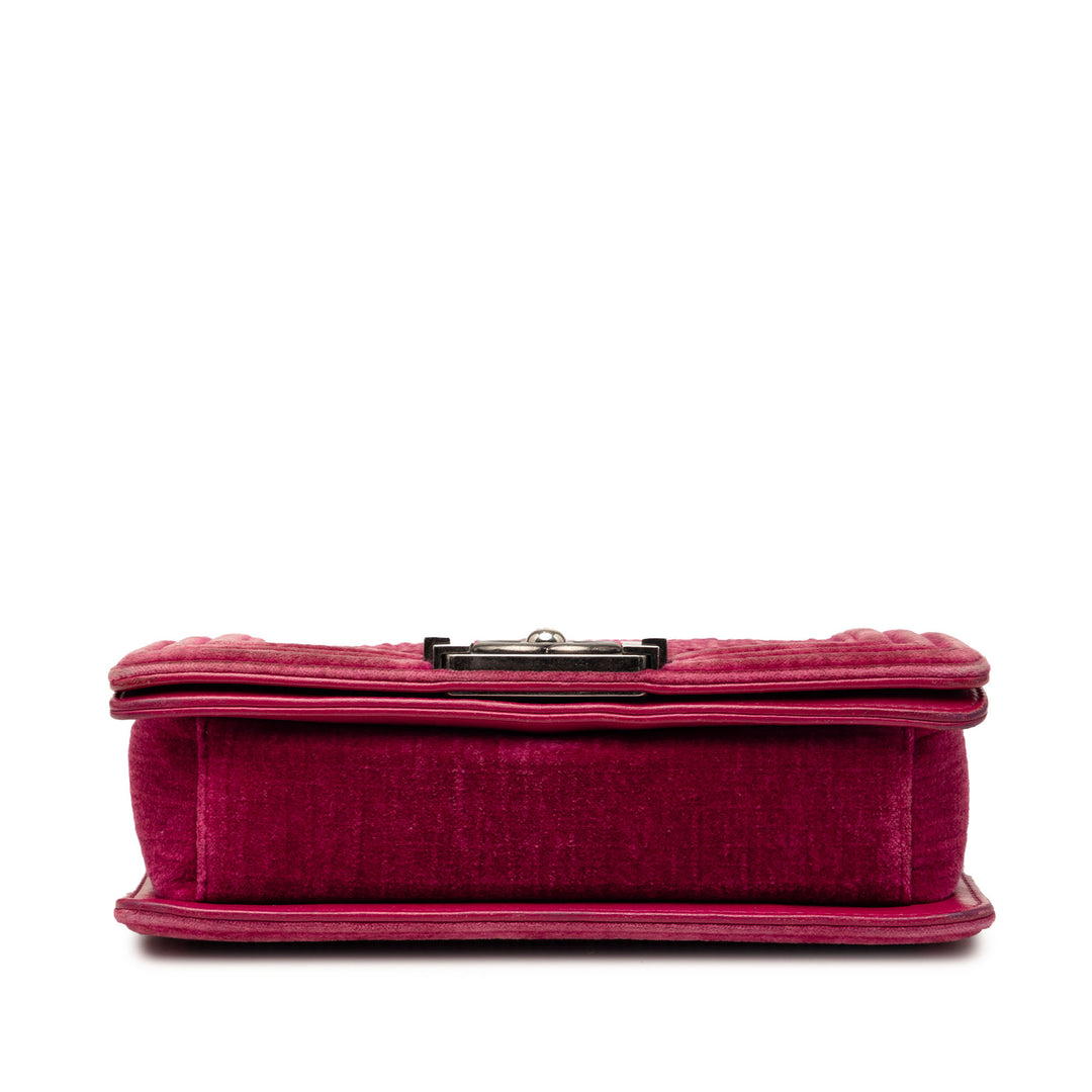 Chanel Small Matelassé Velours Boy à rabat