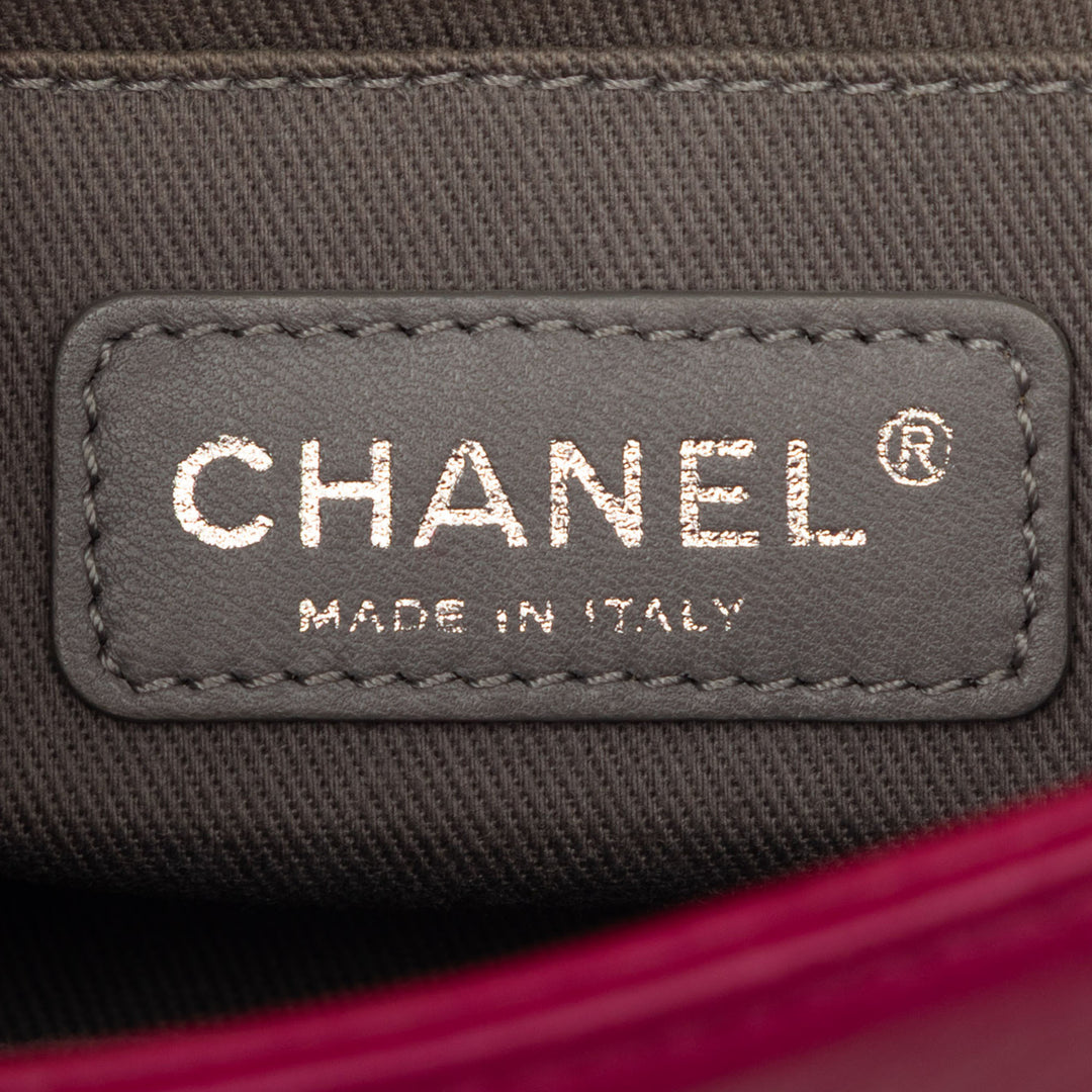 Chanel Small Matelassé Velours Boy à rabat
