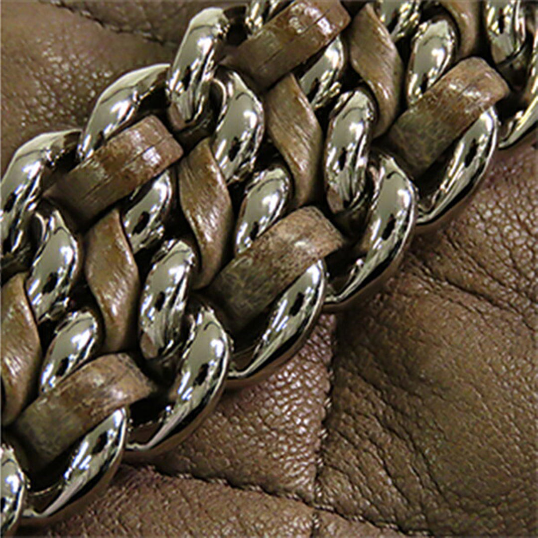 Chanel Matelassé Washed Cuir d'agneau Sac rond à chaîne Hobo