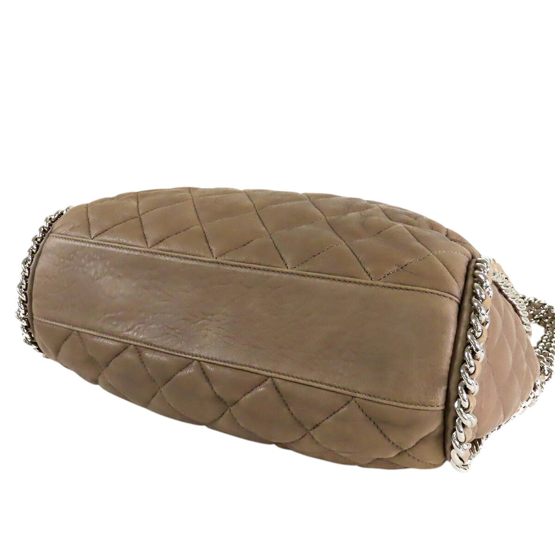 Chanel Matelassé Washed Cuir d'agneau Sac rond à chaîne Hobo