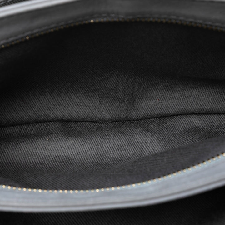 Chanel Medium Quilted Cuir de veau Triple Stitched Flap Bleu – GABY PARIS Authentique