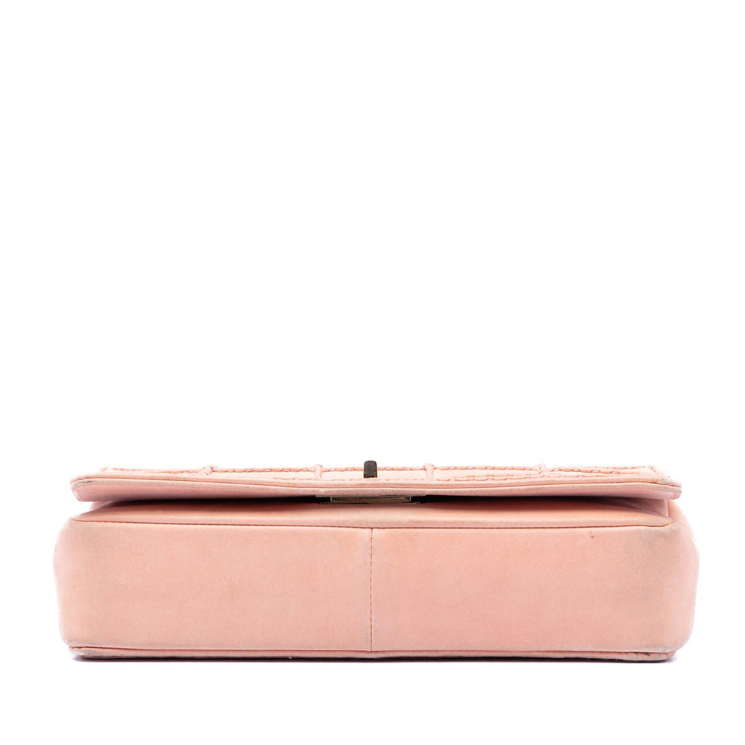 Chanel Small Surpiqué Iridescent Cuir d’agneau Reissue 2.55 Simple rabat