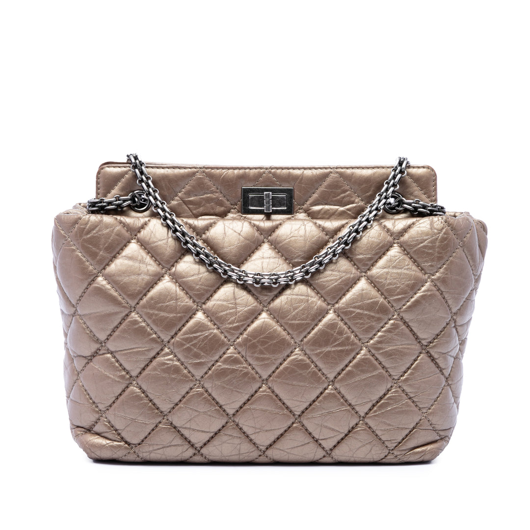 Chanel Matelassé Metallic vieilli Cuir de veau Reissue 2.55 Cabas