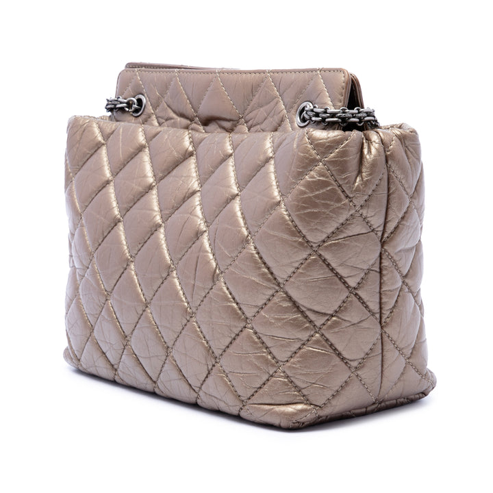 Chanel Matelassé Metallic vieilli Cuir de veau Reissue 2.55 Cabas