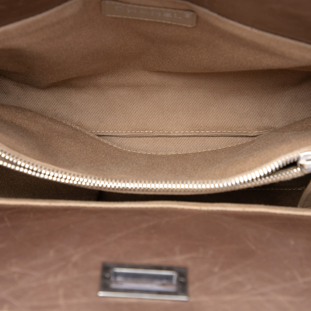 Chanel Matelassé Metallic vieilli Cuir de veau Reissue 2.55 Cabas