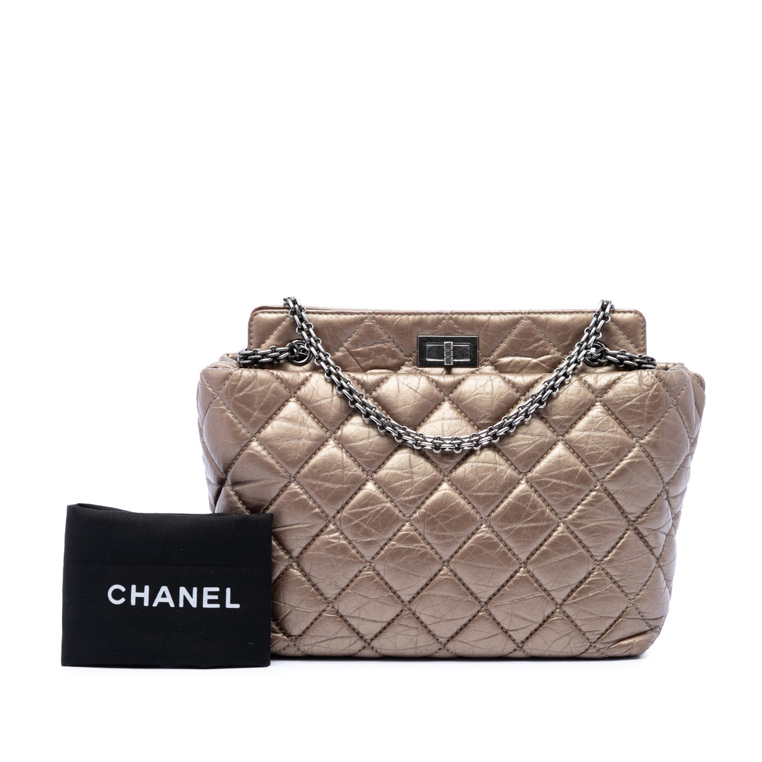 Chanel Matelassé Metallic vieilli Cuir de veau Reissue 2.55 Cabas