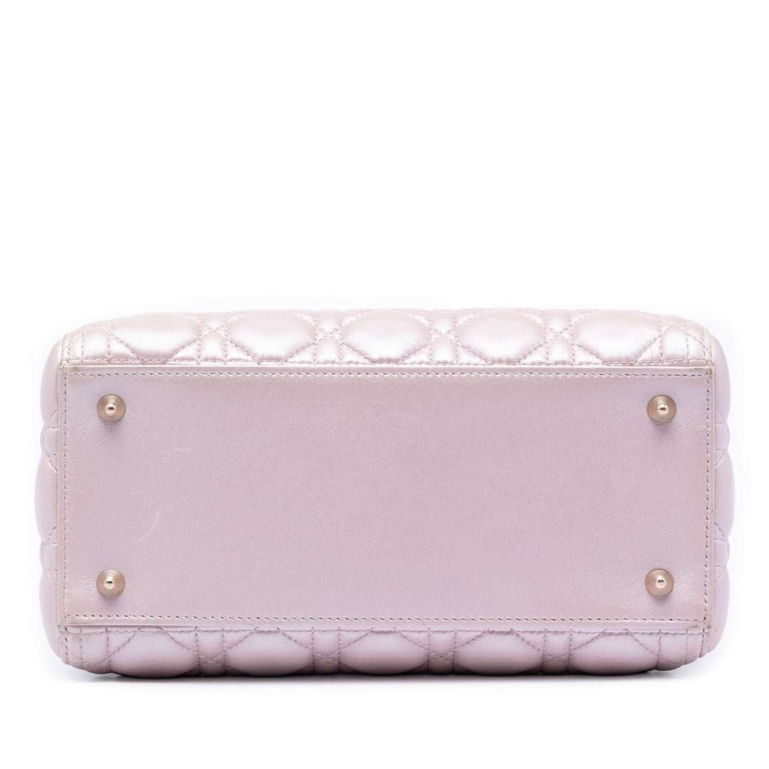 Dior Medium Perleescent Cuir d’agneau Cannage Lady Dior
