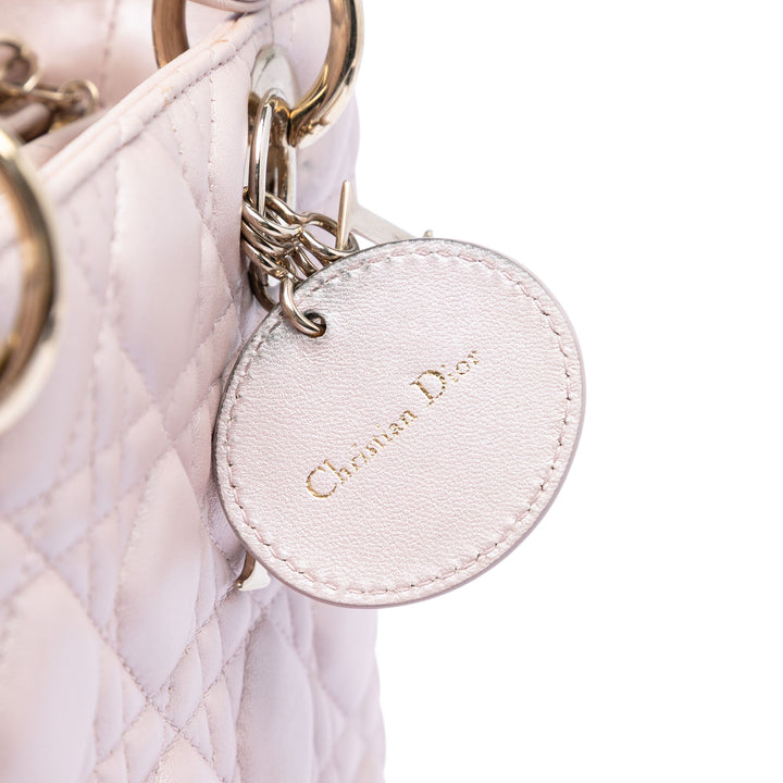 Dior Medium Perleescent Cuir d’agneau Cannage Lady Dior