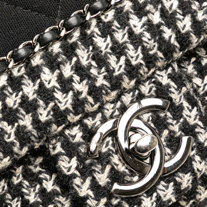 Chanel Medium Quilted Jersey and Tweed Chain Flap Noir – GABY PARIS Authentique