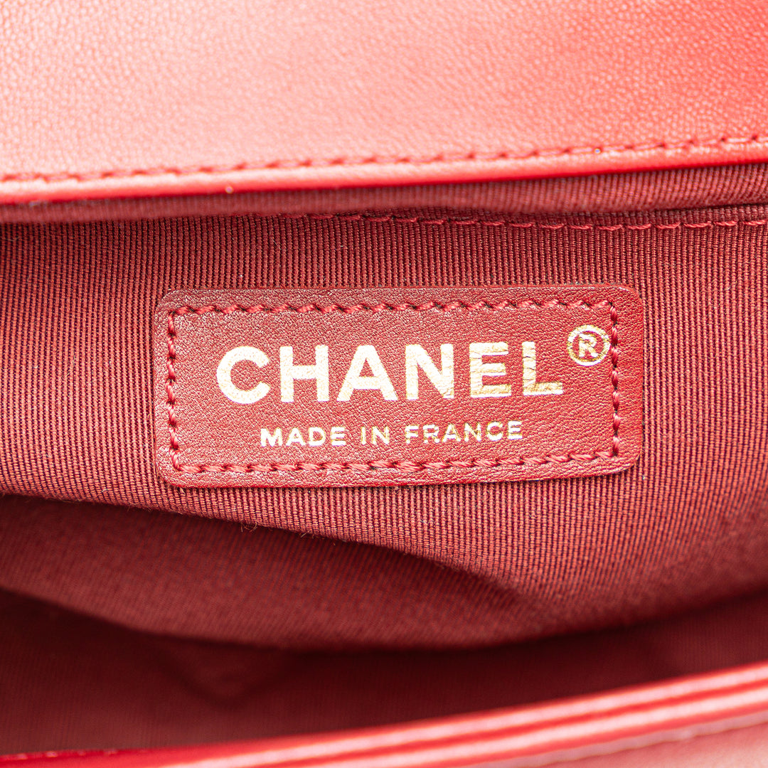 Chanel Matelassé Boy à rabat Moyen Cuir d'agneau Rouge – vue 5 – GABY PARIS