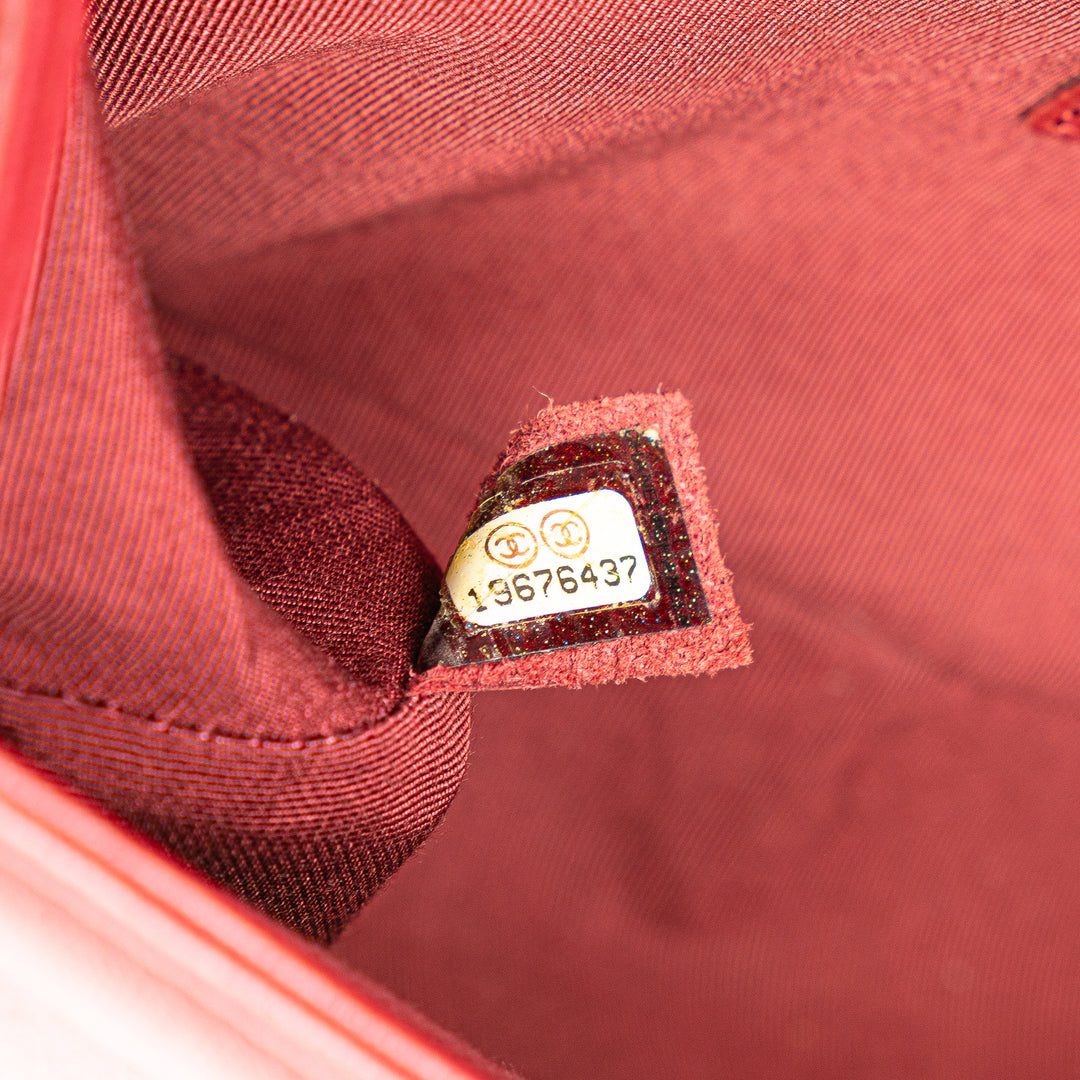 Chanel Matelassé Boy à rabat Moyen Cuir d'agneau Rouge – vue 6 – GABY PARIS