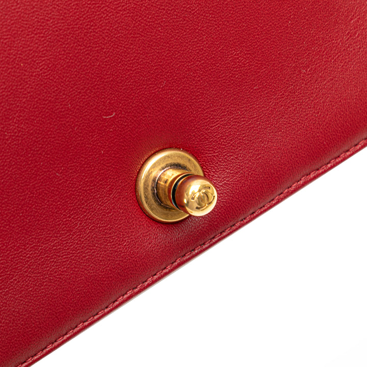Chanel Matelassé Boy à rabat Moyen Cuir d'agneau Rouge – vue 7 – GABY PARIS