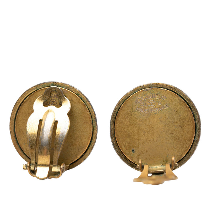 Chanel plaqué et Acrylic Logo Rond Button Clip On Boucles d’oreilles