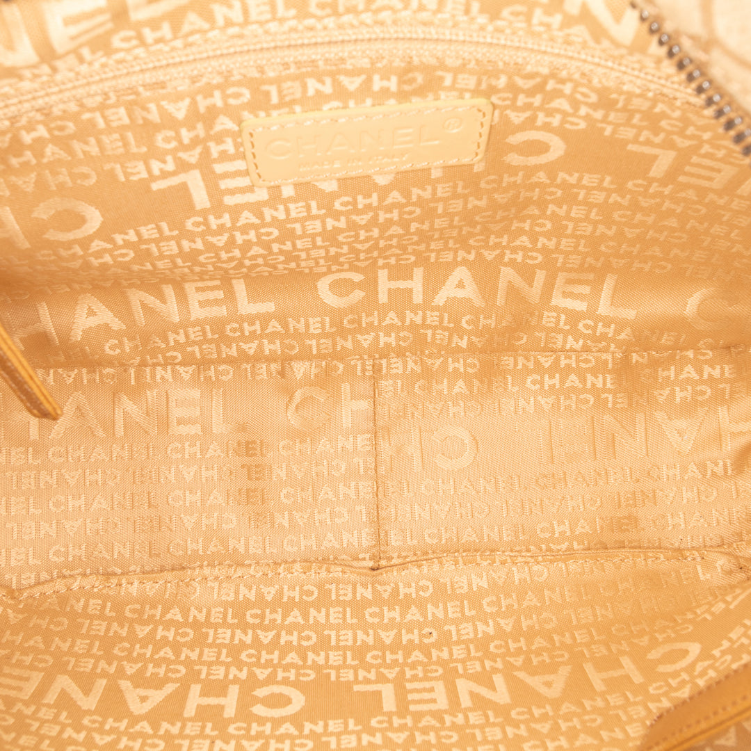 Chanel CC Camellia Hobo Marron