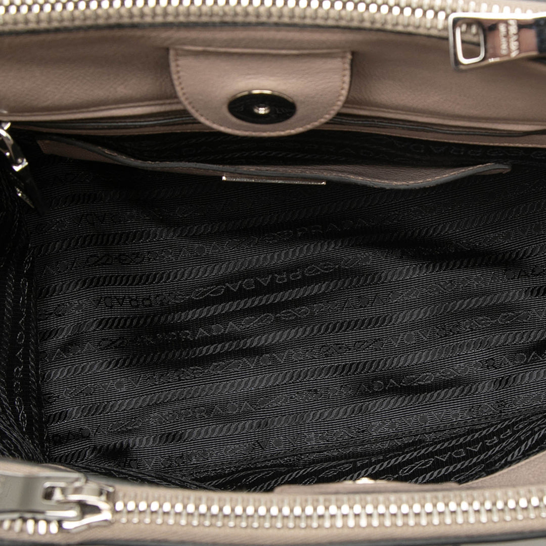 Prada Glace Veau clouté Twin Pocket Sac