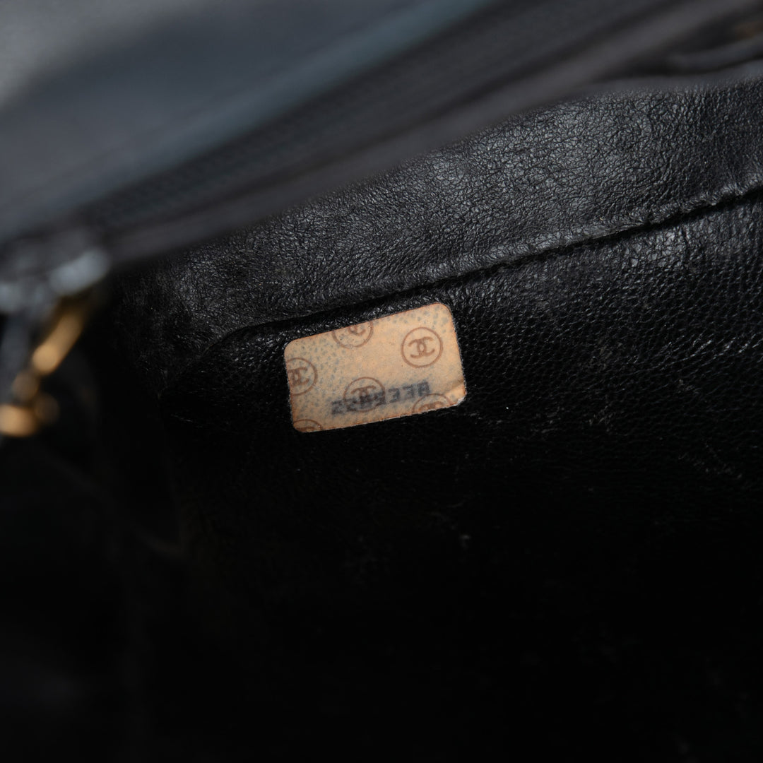 Chanel CC Matelassé Cuir verni Straight Simple rabat