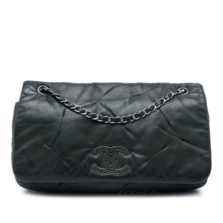 Chanel Irisé East West Glint à rabat Cuir de veau Noir – vue principale – GABY PARIS