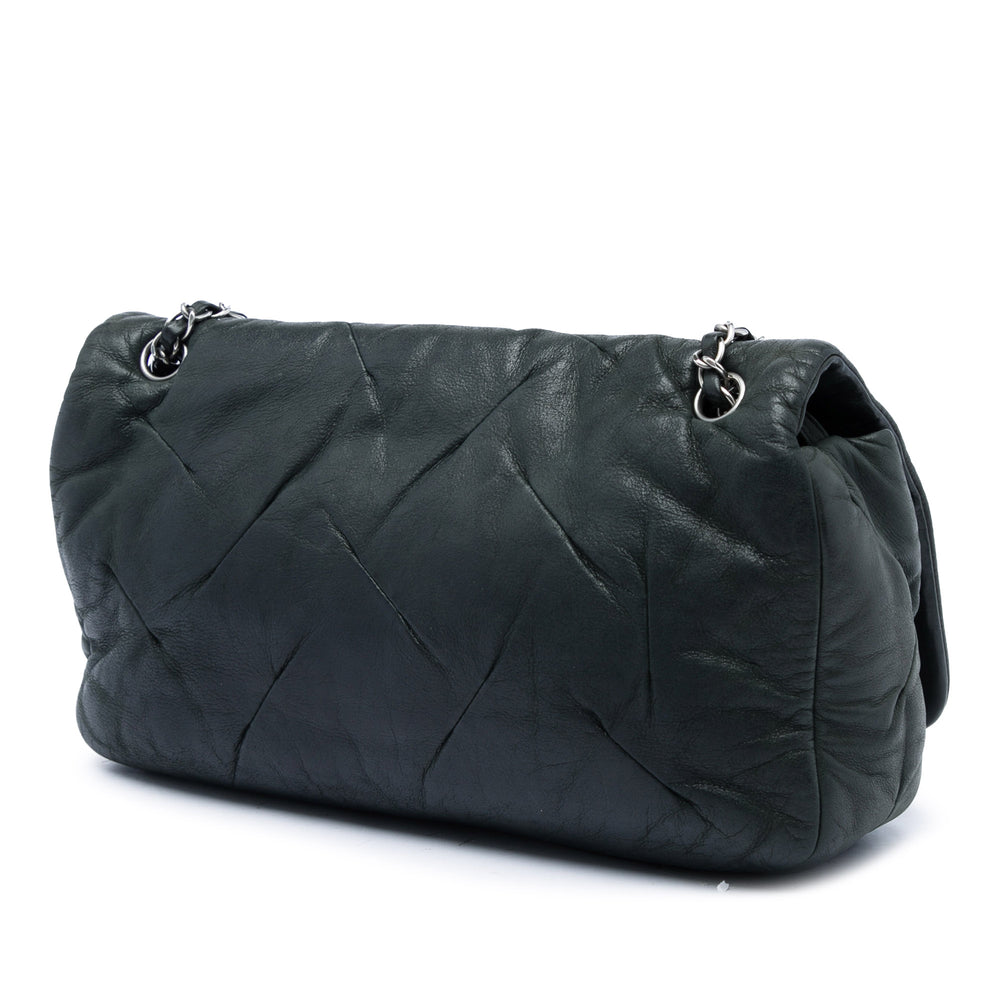 Chanel Irisé East West Glint à rabat Cuir de veau Noir – vue 2 – GABY PARIS