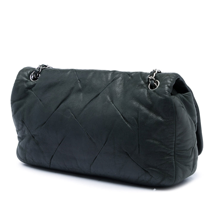 Chanel Irisé East West Glint à rabat Cuir de veau Noir – vue 2 – GABY PARIS
