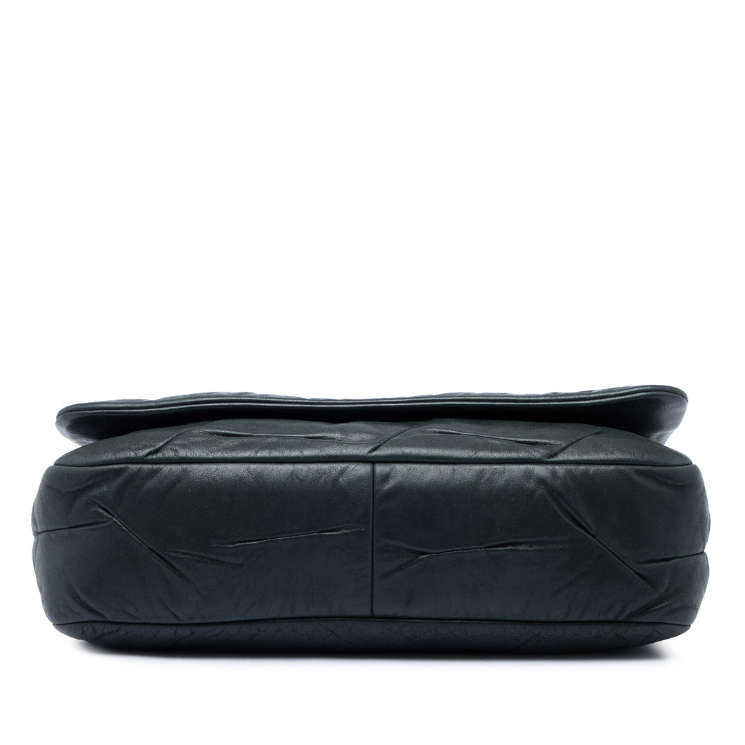 Chanel Irisé East West Glint à rabat Cuir de veau Noir – vue 3 – GABY PARIS