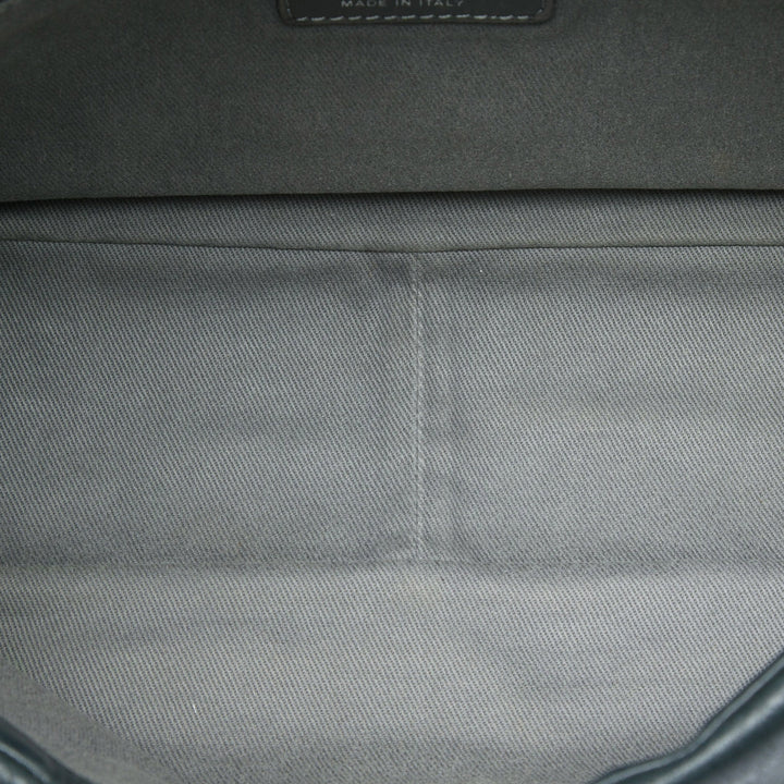 Chanel Irisé East West Glint à rabat Cuir de veau Noir – vue 4 – GABY PARIS