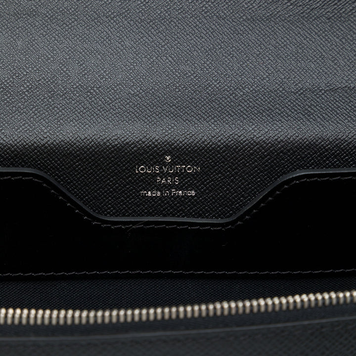 Louis Vuitton Taiga Neo Robusto 2 Porte-documents Noir – vue 5 – GABY PARIS