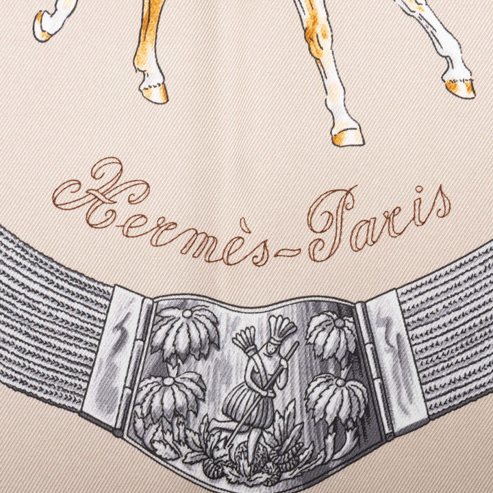 Hermès Carré Pampa 70 Beige – vue 3 – GABY PARIS