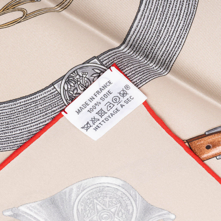 Hermès Carré Pampa 70 Beige – vue 4 – GABY PARIS