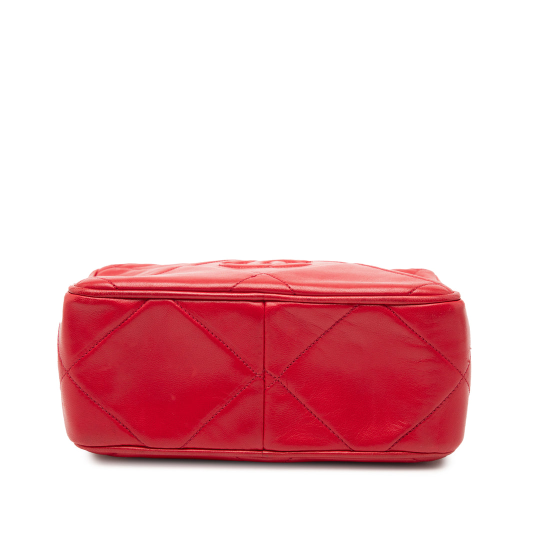 Chanel CC Matelassé Cuir d’agneau Pompon Sac caméra