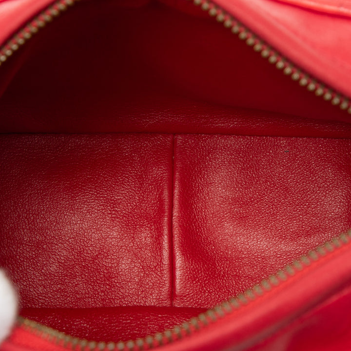 Chanel CC Matelassé Cuir d’agneau Pompon Sac caméra