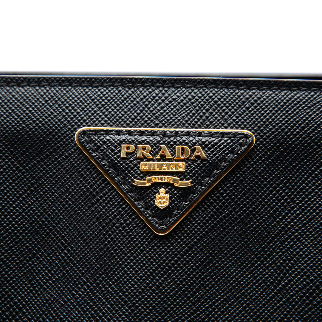 Prada Cabas Lux Gardeners Saffiano Moyen Noir – vue 5 – GABY PARIS