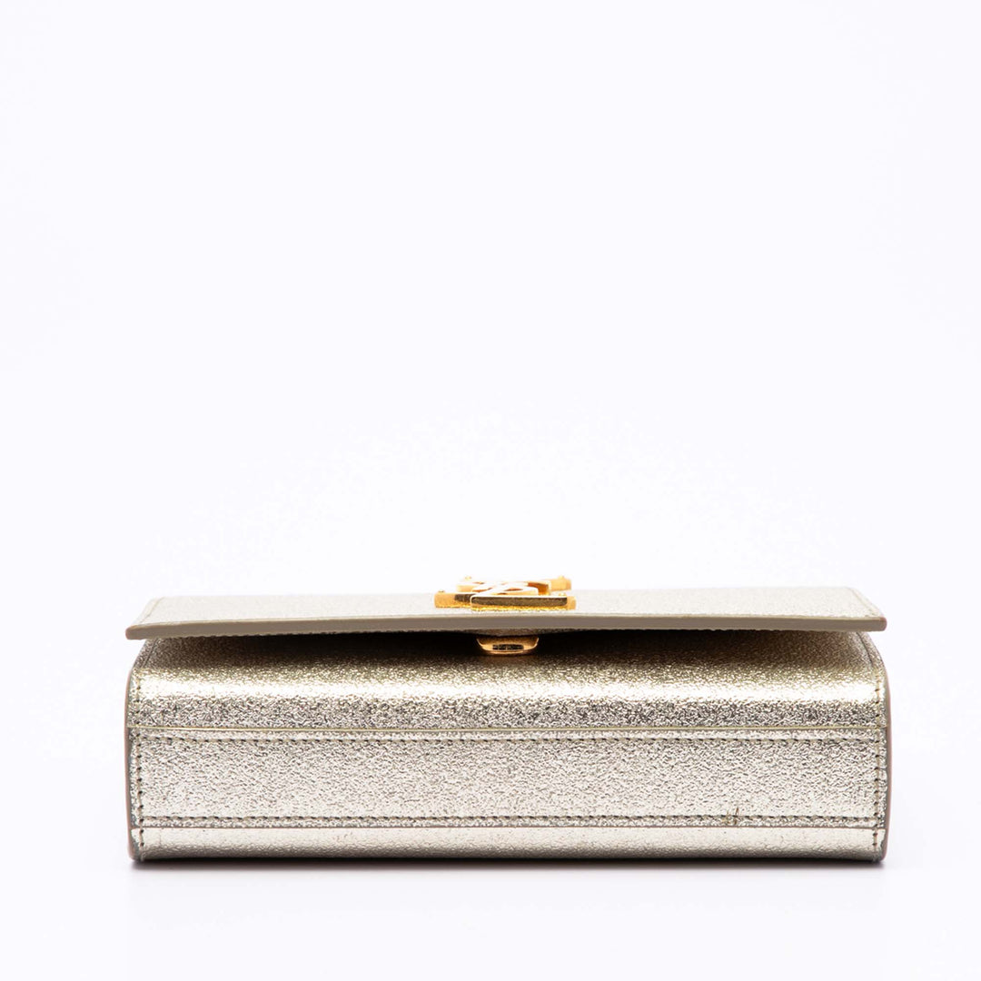Saint Laurent Métallisé Kate Sac Petit Cuir de veau Doré – vue 3 – GABY PARIS