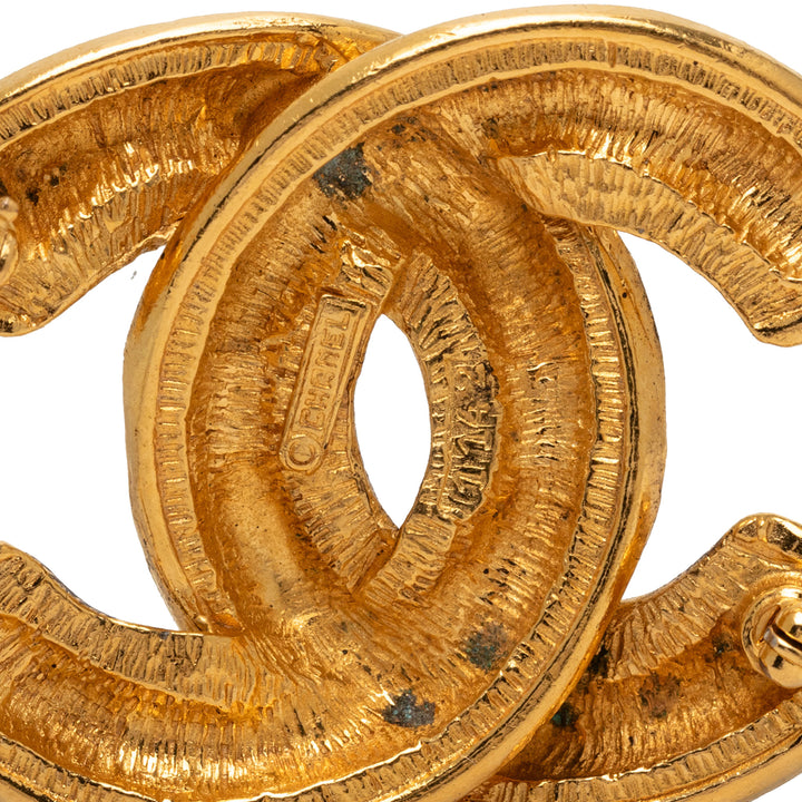 Chanel CC plaqué Matelassé Broche Métal
