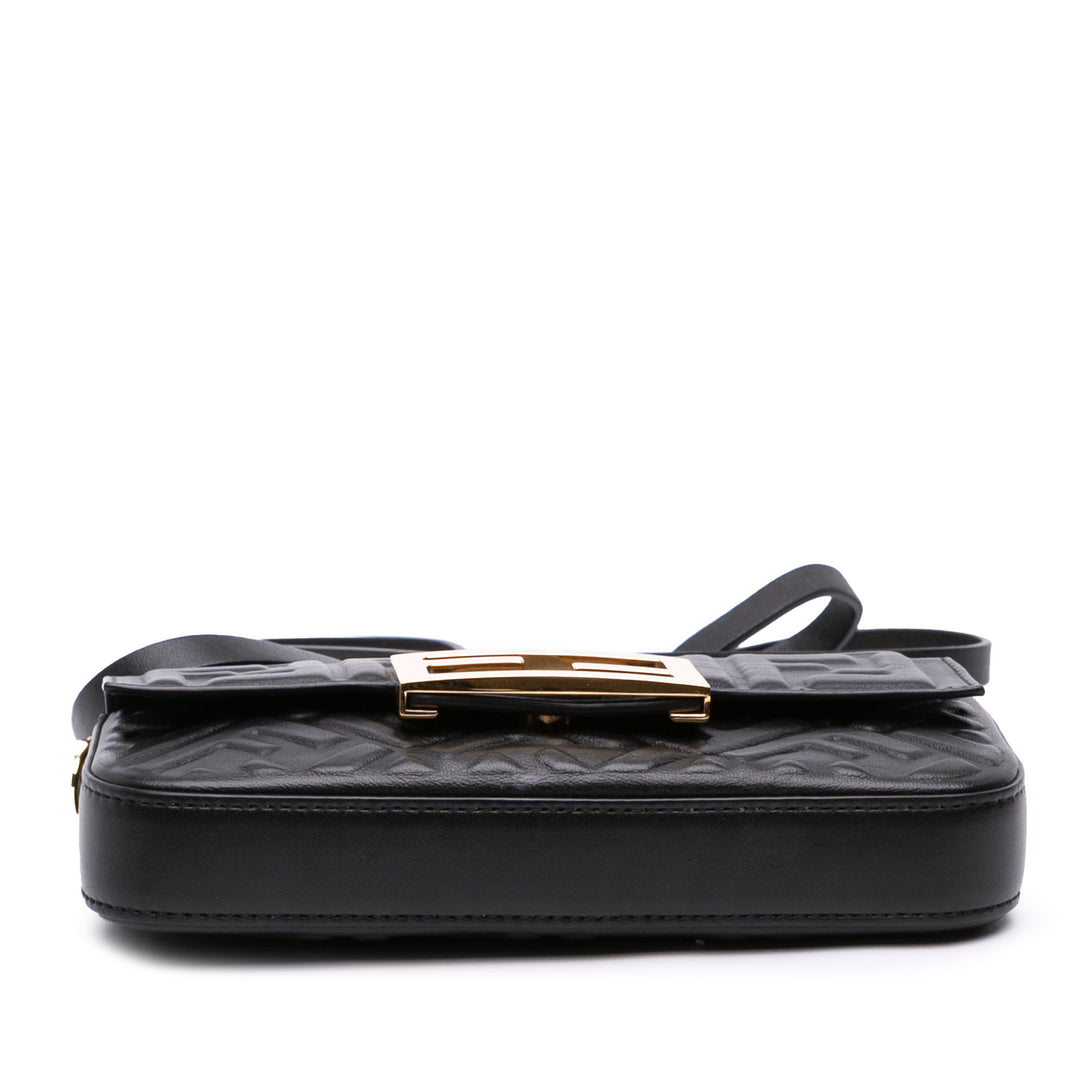 Fendi Zucca Embossed Cuir Baguette Phone Pochette Sac cartable Noir – GABY PARIS Authentique
