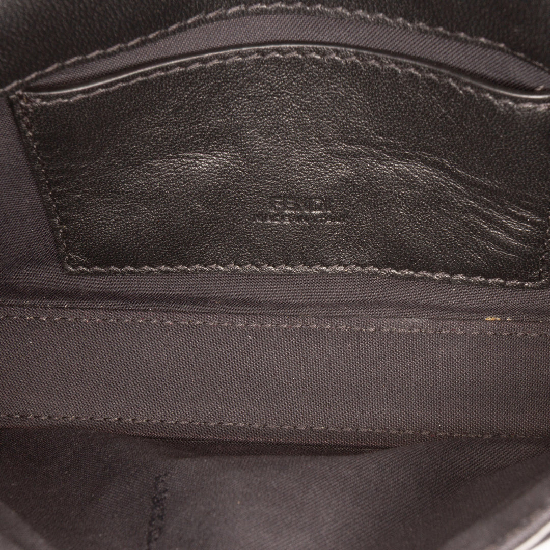 Fendi Zucca Embossed Cuir Baguette Phone Pochette Sac cartable Noir – GABY PARIS Authentique