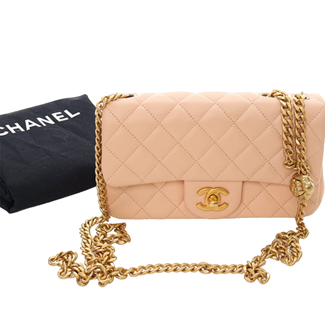 Chanel Mini Rectangular Classic Cuir d’agneau Sweet Camellia à rabat – GABY PARIS Authentique