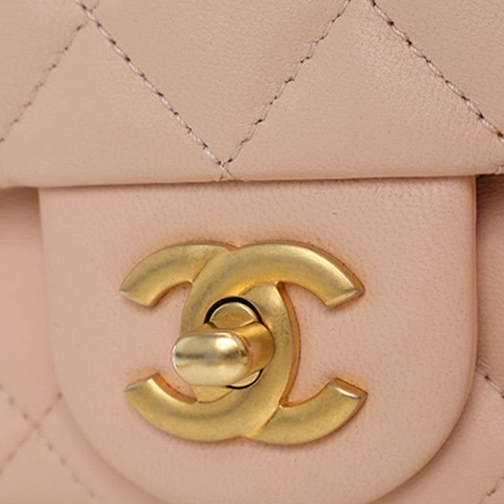 Chanel Mini Rectangular Classic Cuir d’agneau Sweet Camellia à rabat – GABY PARIS Authentique