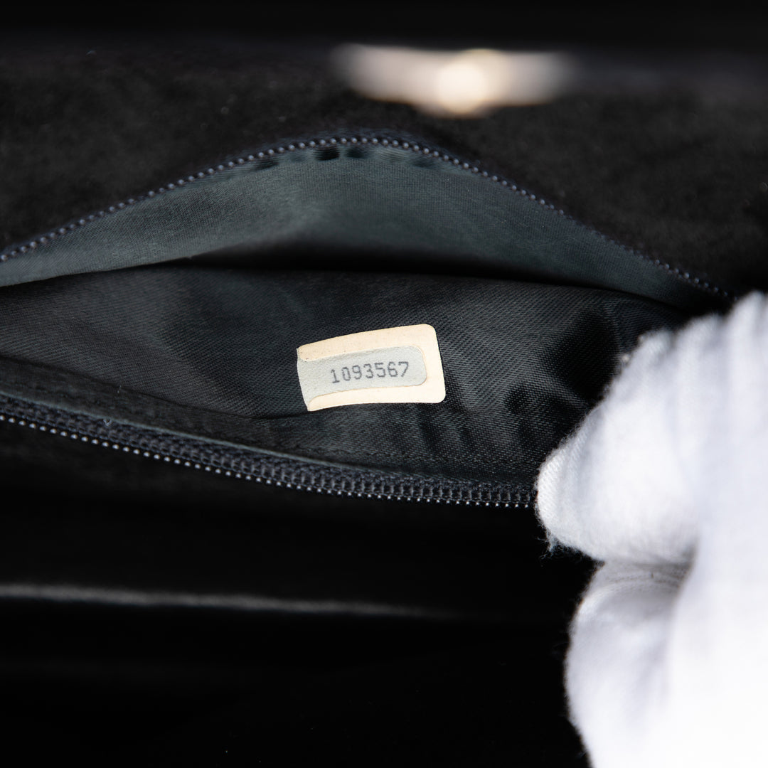 Chanel Matelassé Daim Pompon à rabat
