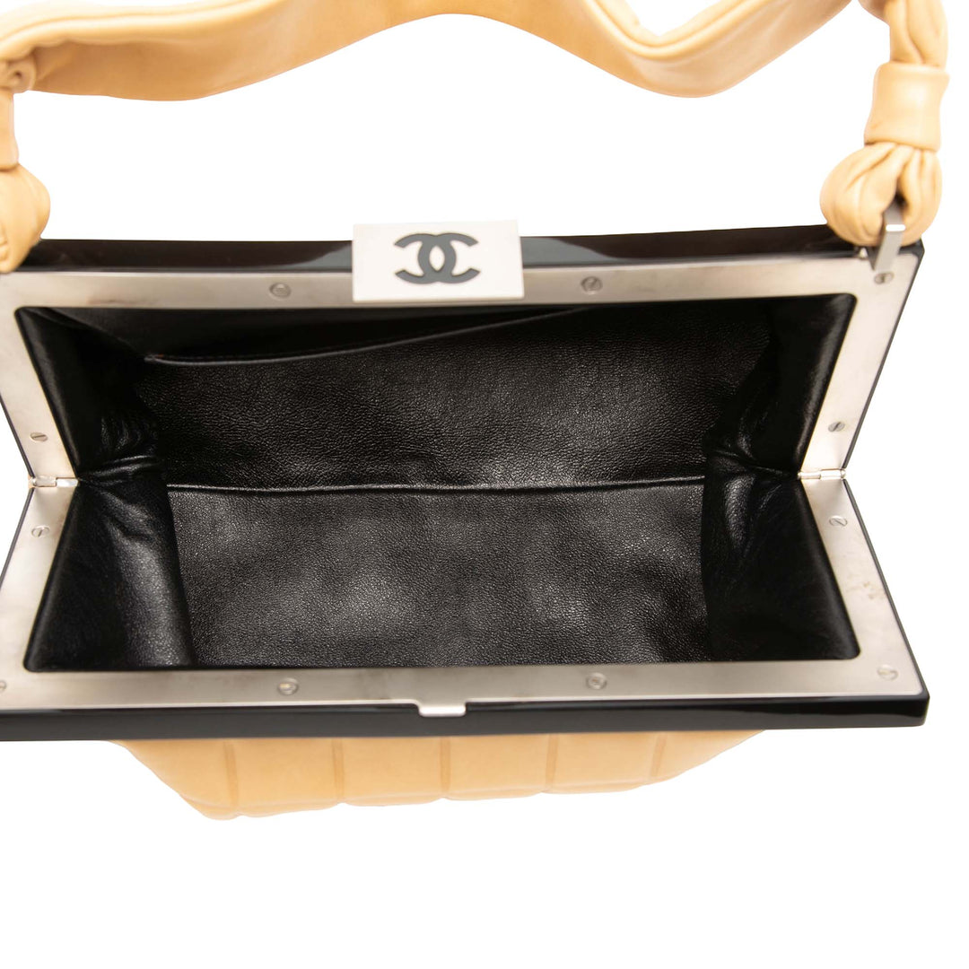 Chanel CC Chocolate Bar Cuir d'agneau Frame Sac à main